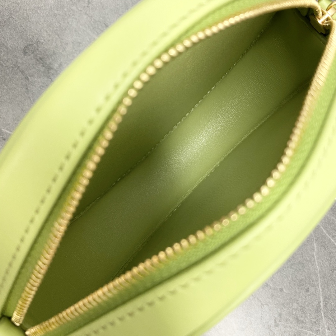 Celine Crossbody Oval Purse Cuir Triomphe In Smooth Calfskin Avocado Green 101703